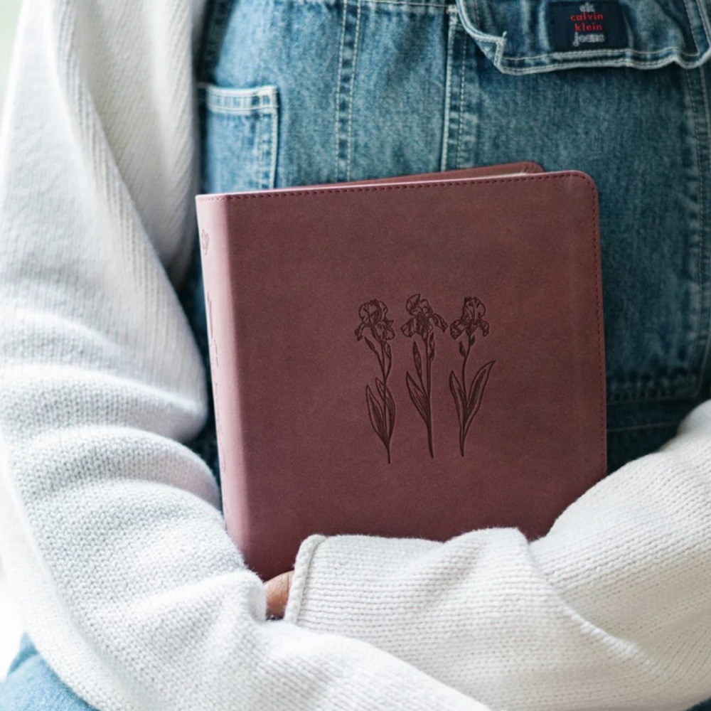 ESV Journaling Bible : Helena Theme